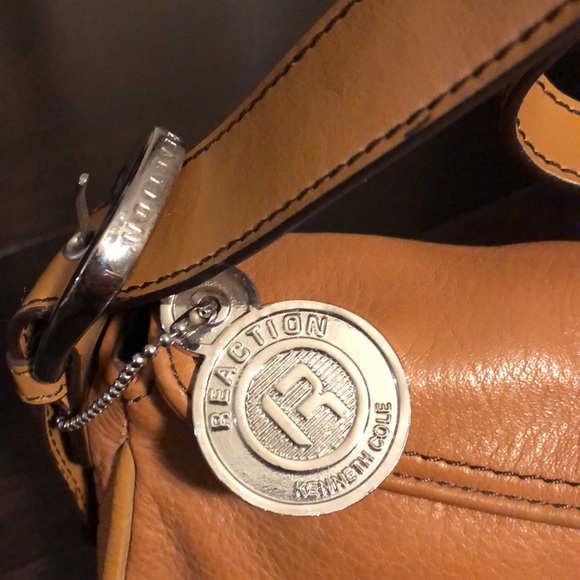 Kenneth Cole Reaction soft real leather shoulder bag.  In good condition. - Picture 2 of 3